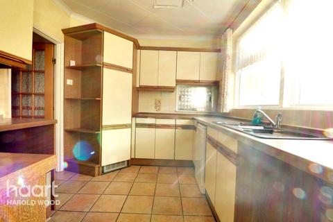 25 Upland Court Road, Romford, RM3 0TT