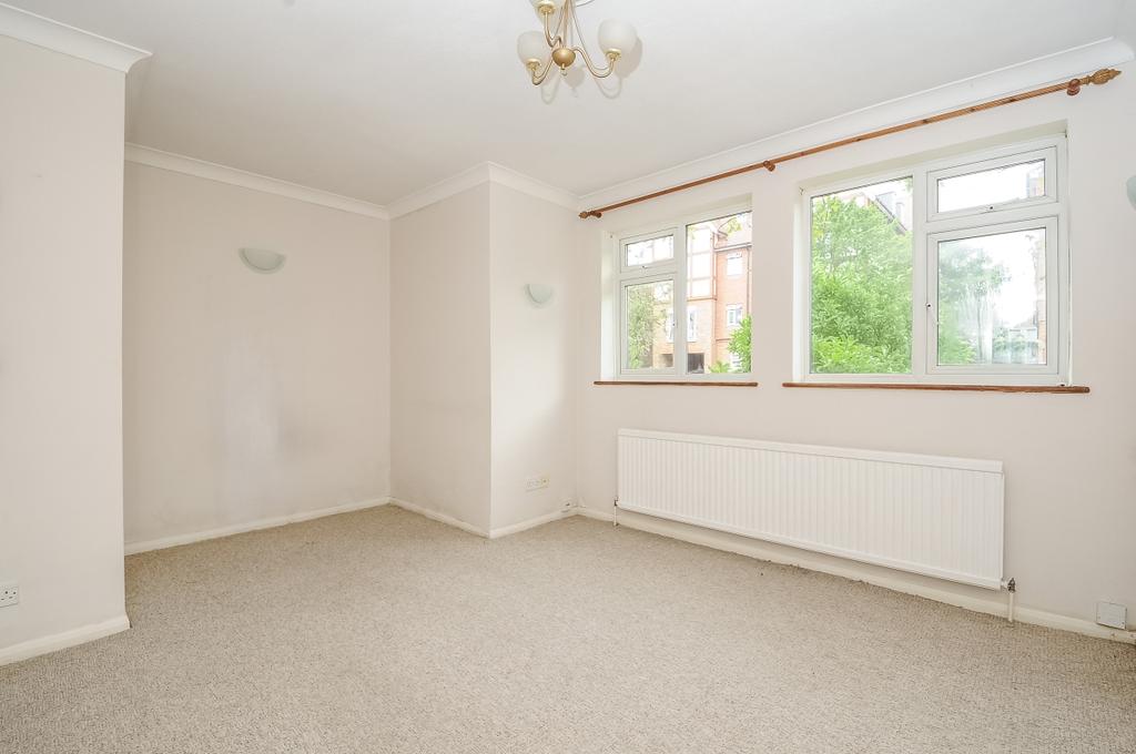 Highland Road Bromley BR1 1 bed flat £1,150 pcm (£265 pw)