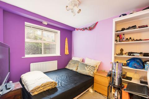 71 Island Row, London, E14 7HU