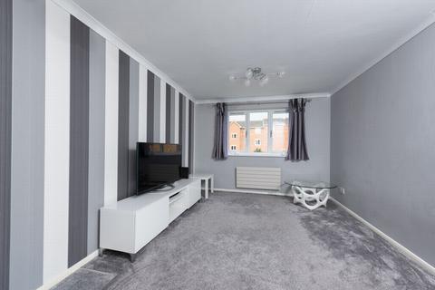 2 bedroom flat to rent, Ascot Court, Aldershot, GU11