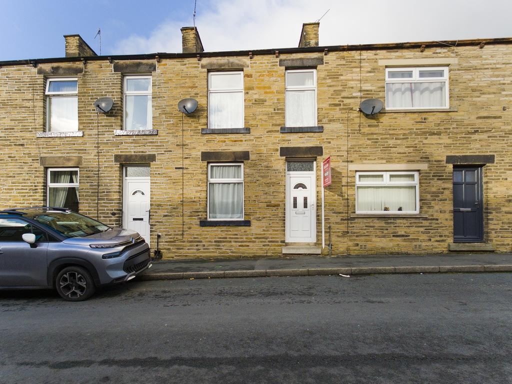 Russell Street, Skipton, BD23 3 bed terraced house £695 pcm (£160 pw)