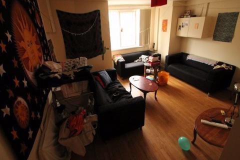 6 bedroom house to rent, Brudenell Mount, Leeds