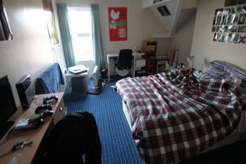 9 bedroom house to rent, Cardigan Road, Leeds