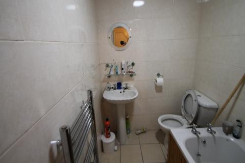 9 bedroom house to rent, Cardigan Road, Leeds