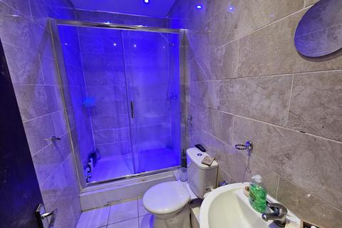 9 bedroom house to rent, Bainbrigge Road, Leeds