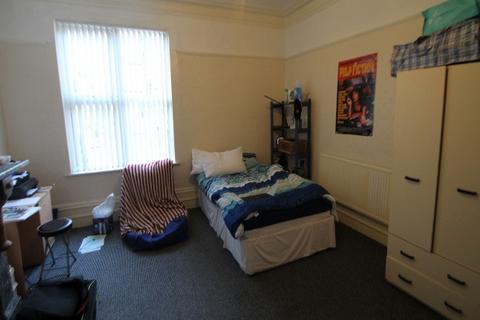 9 bedroom house to rent, Bainbrigge Road, Leeds
