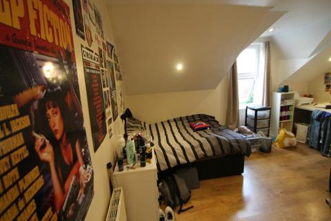 14 bedroom house to rent, North Grange Road, Leeds