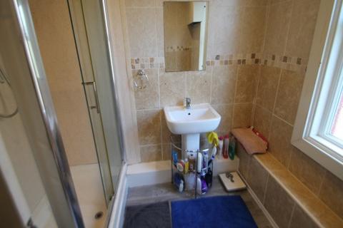 14 bedroom house to rent, North Grange Road, Leeds