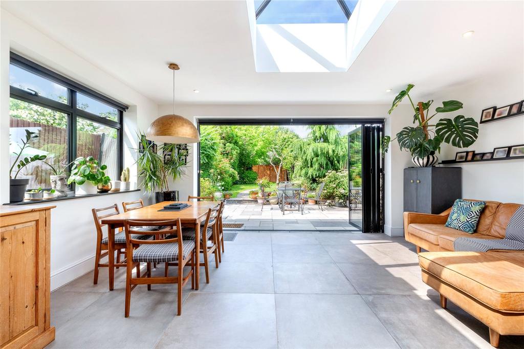 Windborough Road, Carshalton, SM5 4 bed semidetached house £750,000