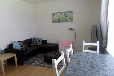 2 bedroom villa to rent, Colinton Mains Loan, Colinton Mains, Edinburgh, EH13