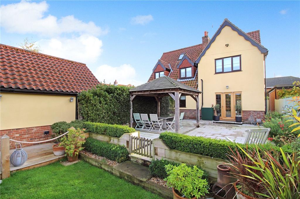 Sotterley Road, Hulver, Beccles, NR34 5 bed detached house £600,000