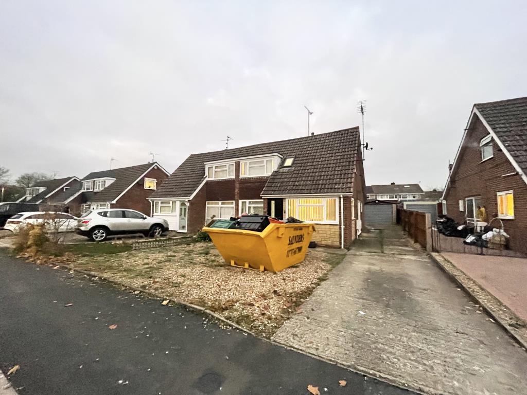 Larksfield, Covingham, SN3 3 bed semidetached house £1,250 pcm (£288 pw)