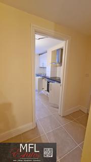 1 bedroom ground floor maisonette to rent - Linkfield Street, Redhill RH1