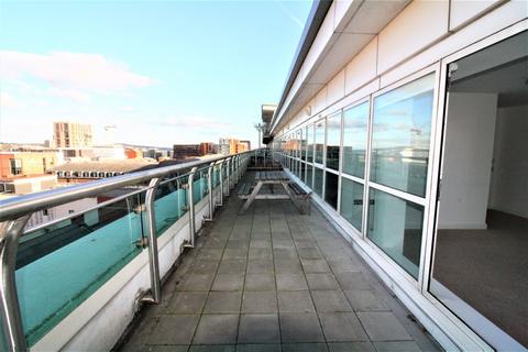 3 bedroom apartment to rent, Royal Plaza, 2 Westfield Terrace, S1 4GG