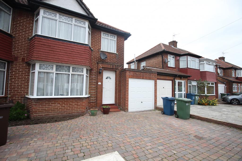 Derwent Crescent, Stanmore, Greater London, HA72NE 3 bed semidetached