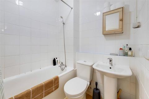 undefined, Taybridge Road, London
