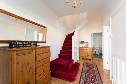 24 Langley Crescent, London, E11 2LZ