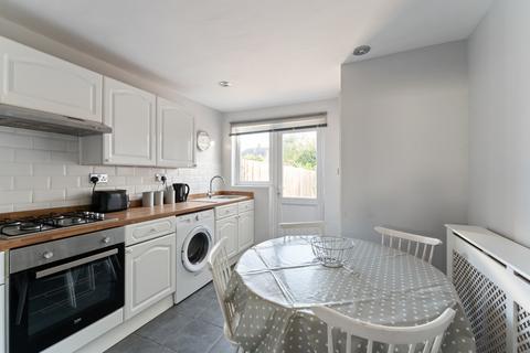 24 Langley Crescent, London, E11 2LZ