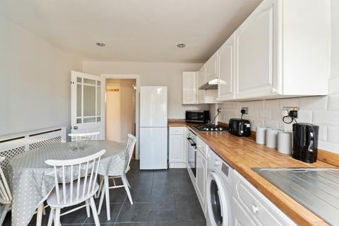 24 Langley Crescent, London, E11 2LZ