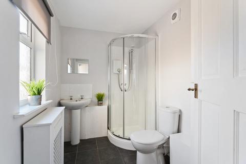 24 Langley Crescent, London, E11 2LZ