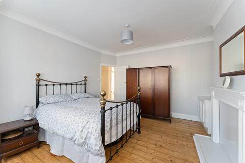 24 Langley Crescent, London, E11 2LZ