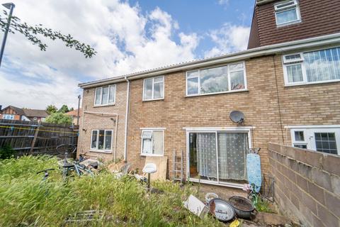 6 bedroom maisonette for sale, Farm Close, Southall
