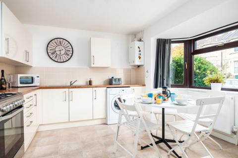 3 bedroom terraced house to rent, Ashley Avenue, Bath
