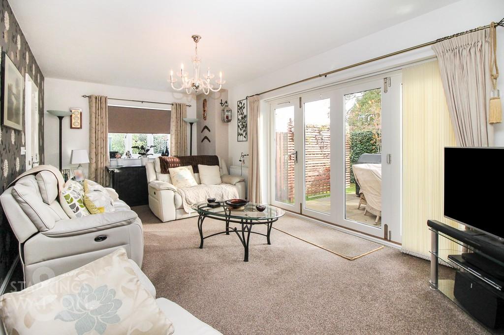 Waterside Drive, Ditchingham, Bungay 3 bed detached house £365,000