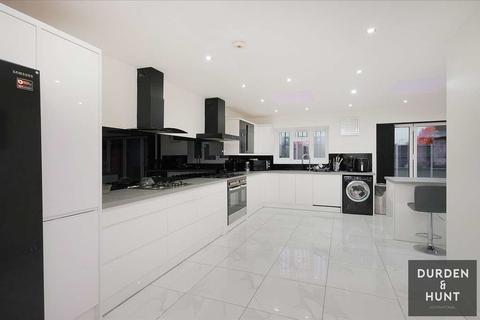 54a Redden Court Road, Romford, RM3 0XA