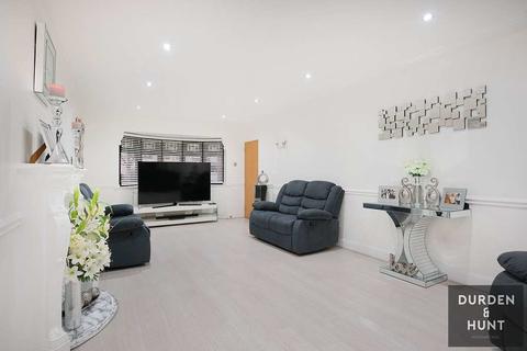 54a Redden Court Road, Romford, RM3 0XA