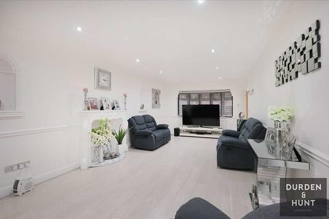 54a Redden Court Road, Romford, RM3 0XA