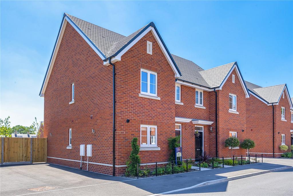 North Stoneham Park, Stoneham Lane... 3 bed end of terrace house £390,000