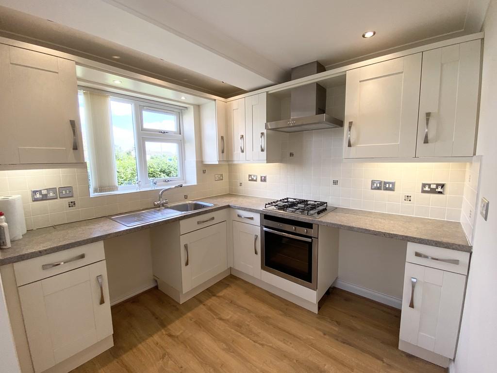 Nottingham Road, Bottesford 2 bed detached bungalow £775 pcm (£179 pw)