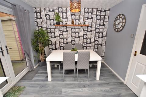 27 Althorp Close, Leicester, LE2 8PZ
