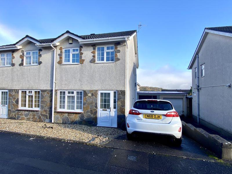 84 Maple Drive, Brackla, Bridgend... 3 bed semidetached house £190,000