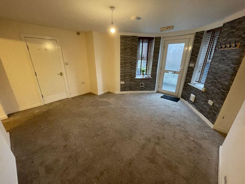 Llangefni, Anglesey 1 bed apartment £450 pcm (£104 pw)