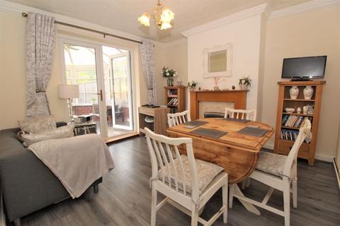27 Fairway, Walsall, WS4 1RP