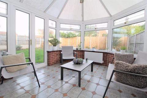 27 Fairway, Walsall, WS4 1RP