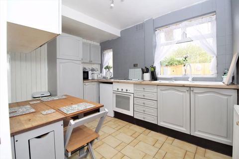 27 Fairway, Walsall, WS4 1RP