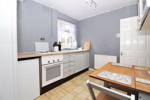 27 Fairway, Walsall, WS4 1RP