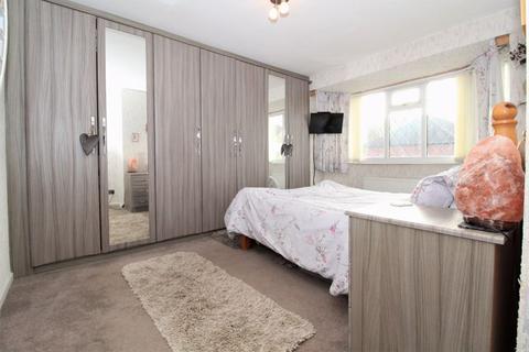 27 Fairway, Walsall, WS4 1RP