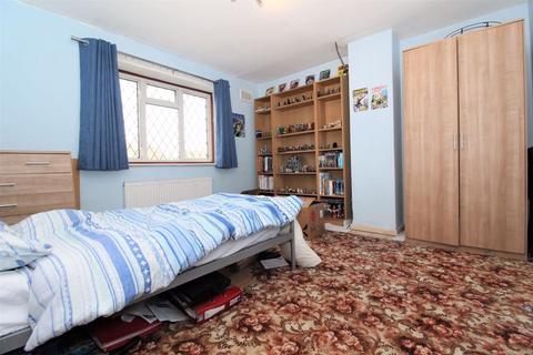 27 Fairway, Walsall, WS4 1RP