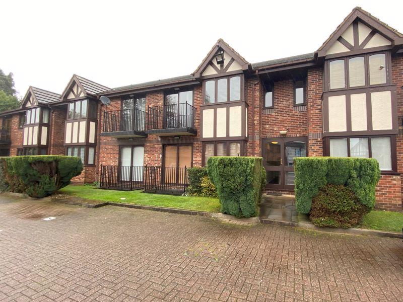 Oak Park Court, Walsall Road, Four... 1 bed apartment £165,000