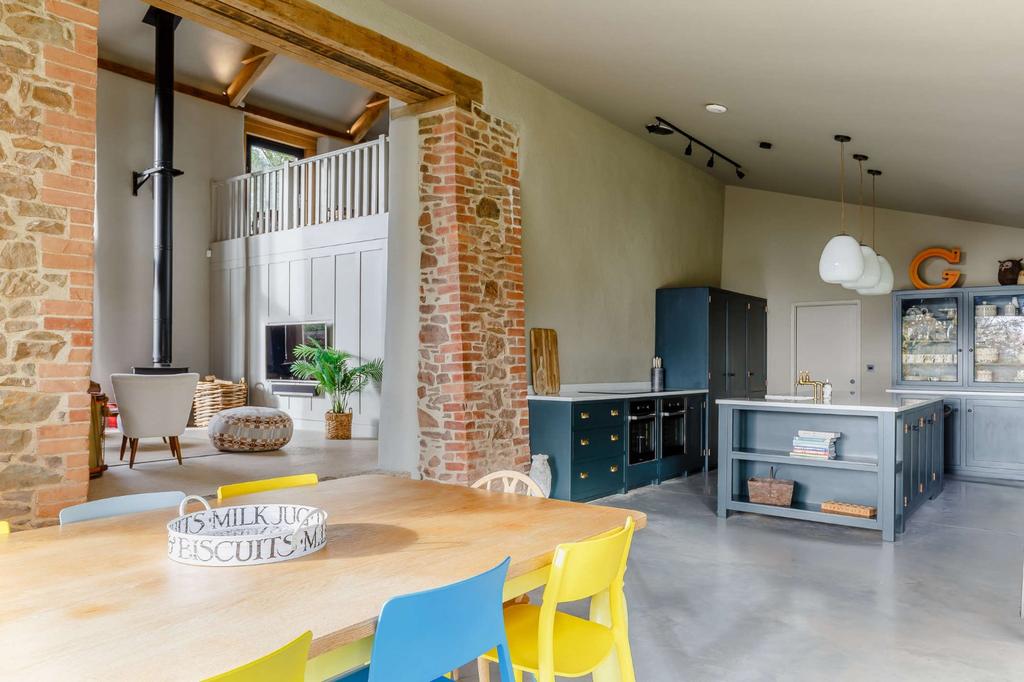 Kitchen/Dining Room