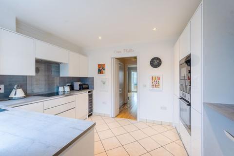 46a Lindsay Road, Worcester Park, KT4 8LE