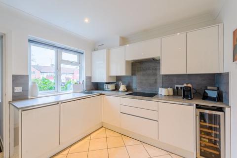 46a Lindsay Road, Worcester Park, KT4 8LE