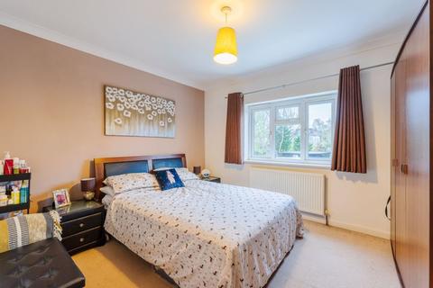 46a Lindsay Road, Worcester Park, KT4 8LE