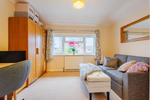 46a Lindsay Road, Worcester Park, KT4 8LE