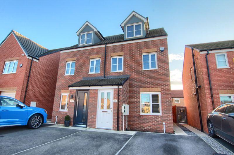 Bourne Morton Drive, StocktonOnTees 3 bed semidetached house £775