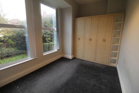 2 bedroom flat to rent, Alexandra Road, Prenton